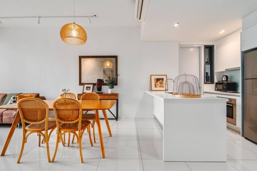 Apartment Kl East Mall@theridge-netflix-stylish-mountainview