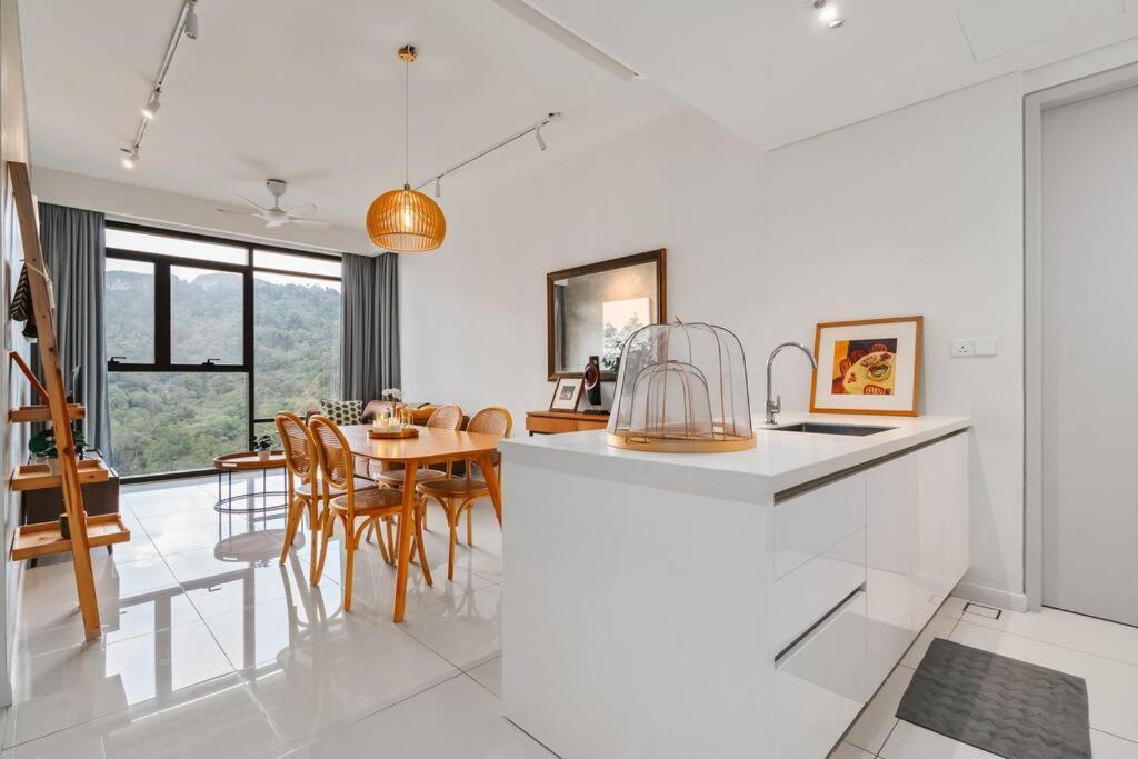 Kl East Mall@theridge-netflix-stylish-mountainview Kuala Lumpur